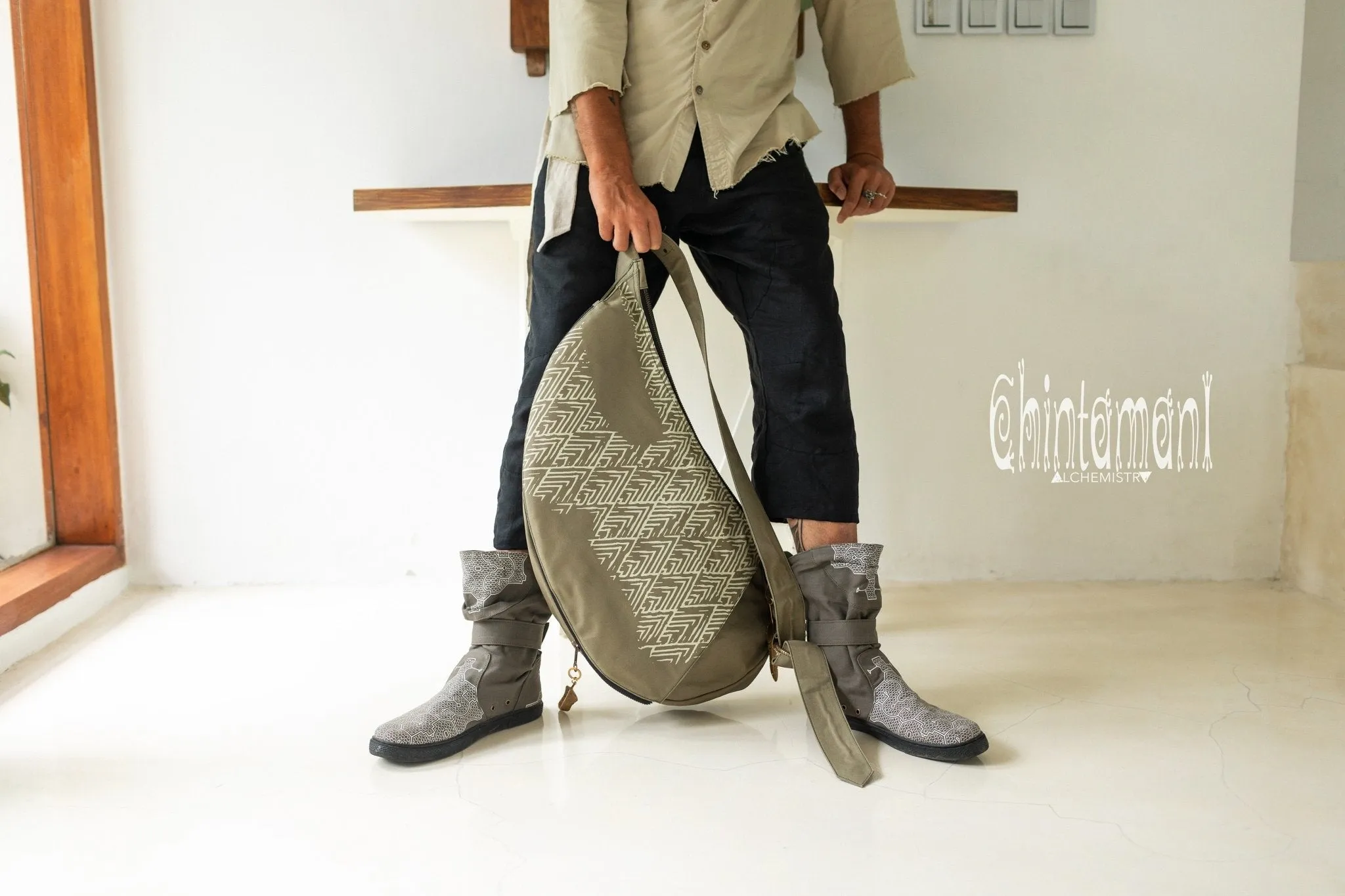 Large One Shoulder Crossbody Bag for Men / Olive