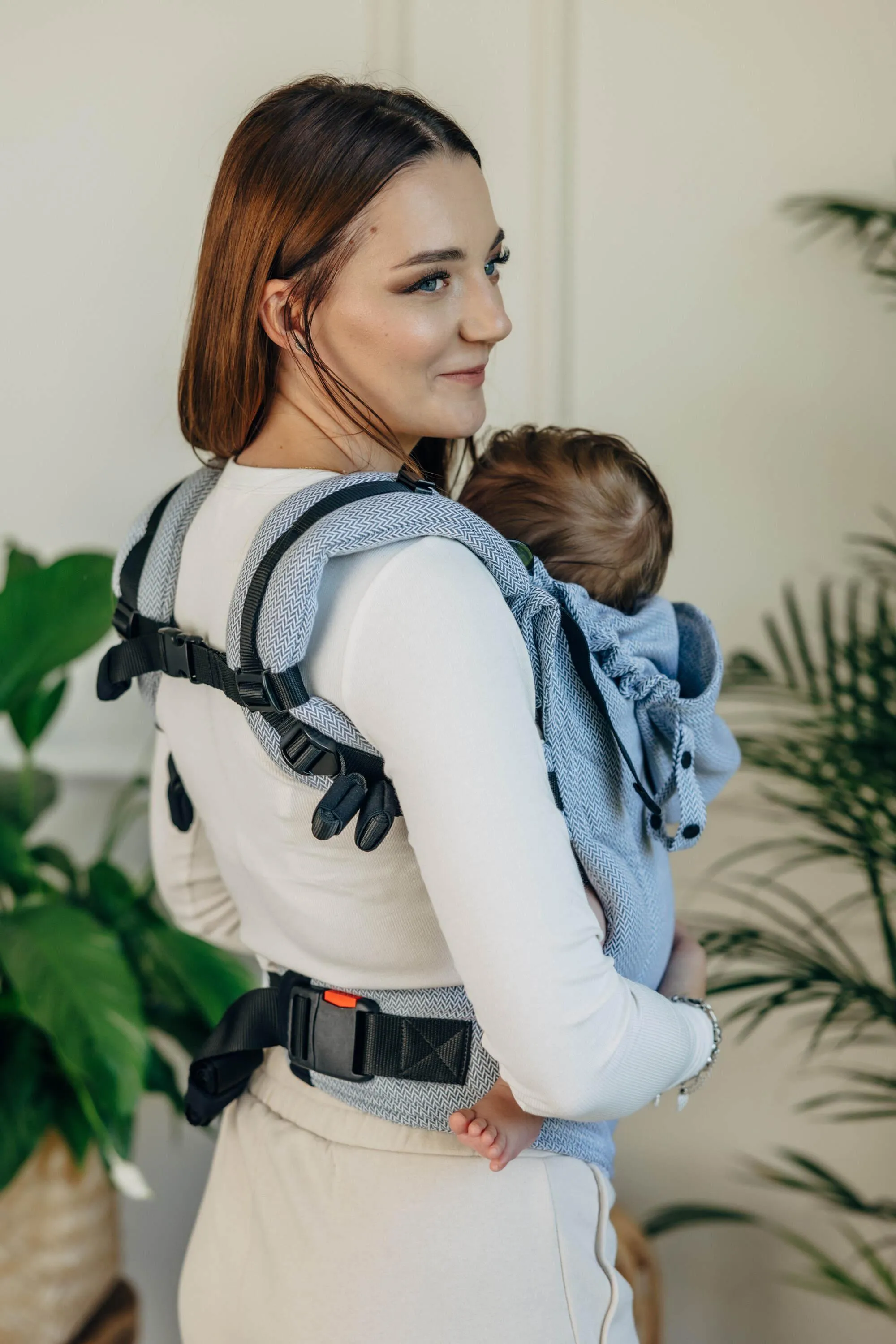 LennyLamb LennyGo Ergonomic Baby Carrier Baby Size Little Herringbone Grey