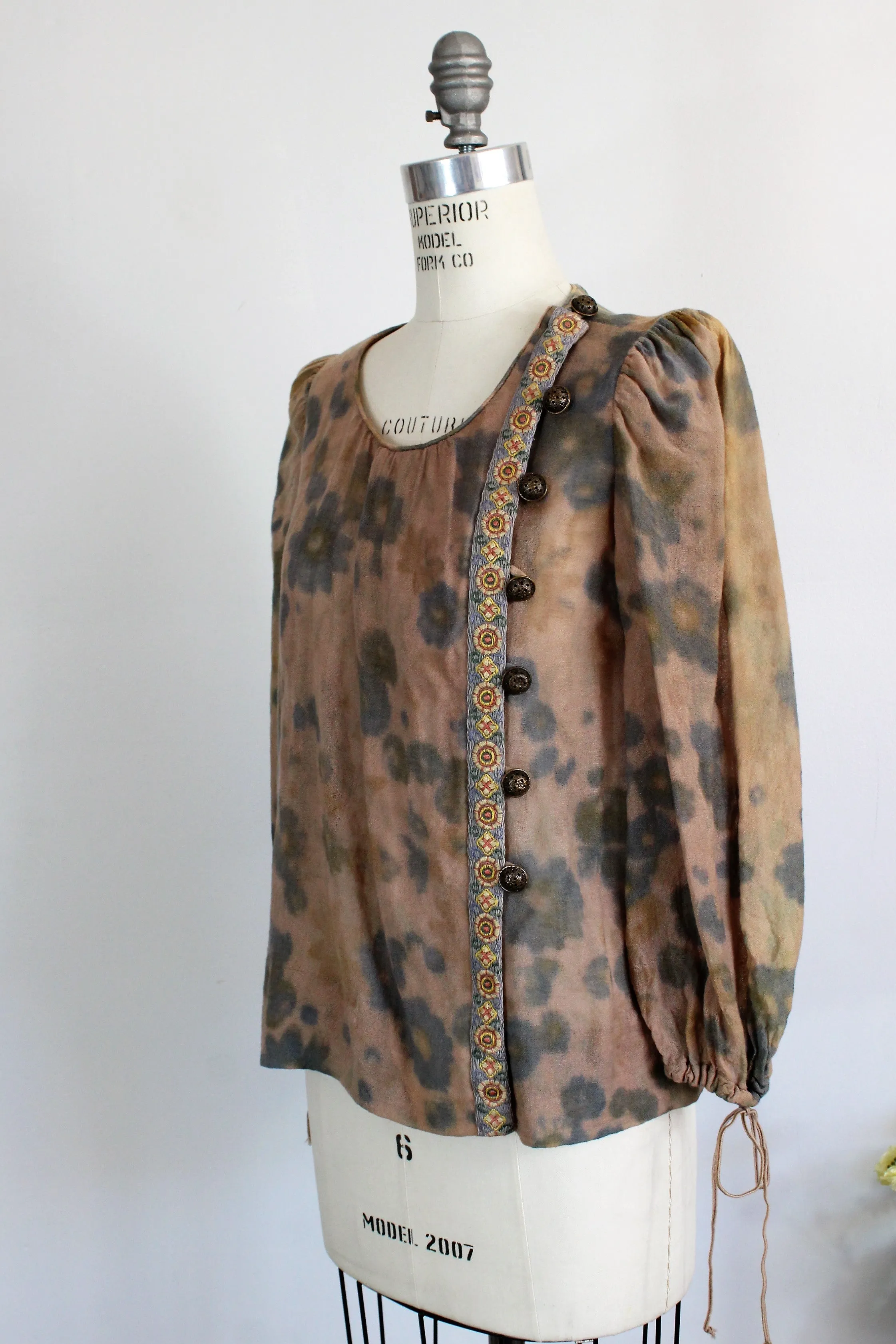 Vintage 1950s Hollywood Costume Floral Blouse With Buttons