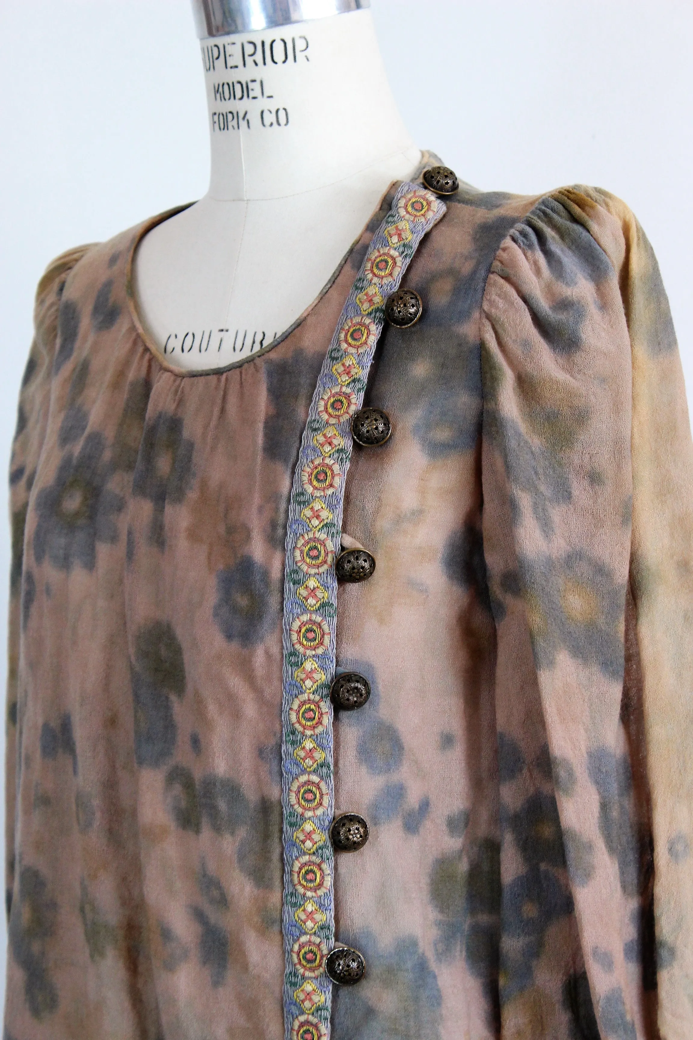 Vintage 1950s Hollywood Costume Floral Blouse With Buttons